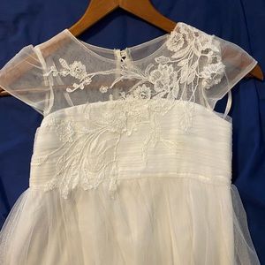 David's Bridal Jr bridesmaid/flower girl dress White size 7 girls